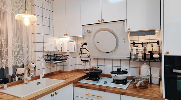 厨房墙面装修材料：瓷砖、不锈钢和玻璃哪种好？3