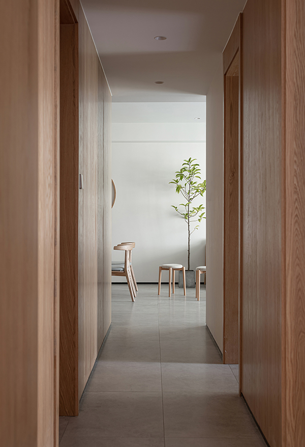 非梵家家居|现代日式装修案例：用木材呈现家中现代、温馨的感觉-走廊