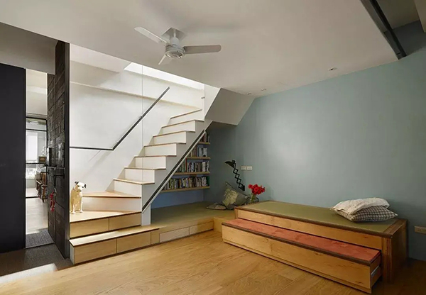 成都家装公司非梵家家居装饰：楼梯空间利用的艺术与实用性探讨